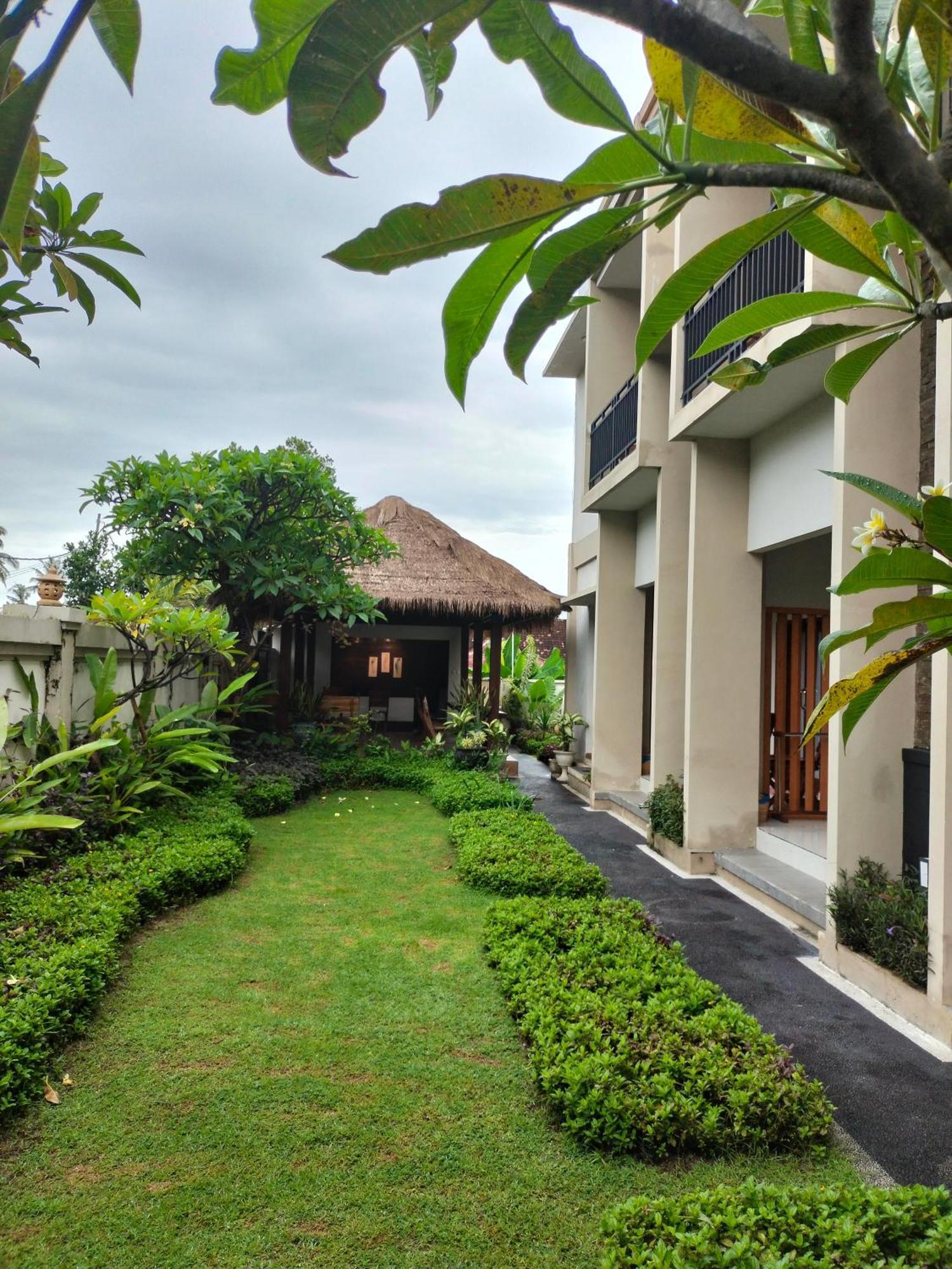 Semilir Inn Senggigi Exterior foto